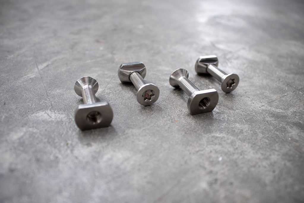 Lot 4 vis et T-nuts